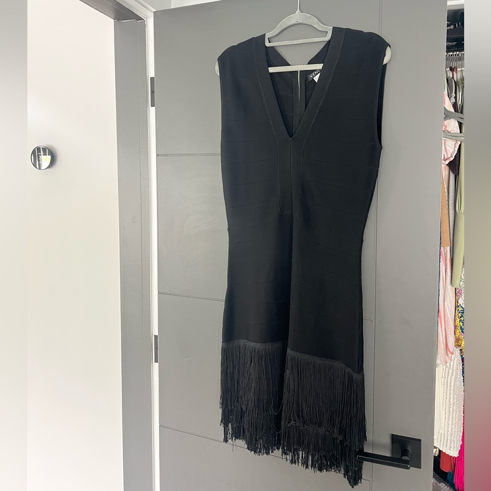 VENUS Black V-Neck Sleeveless Fringe Midi Dress